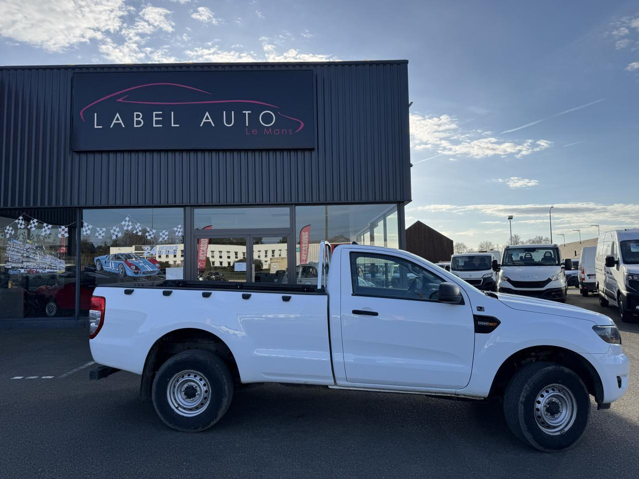 Ford Ranger 2.0 TDCI 170CH 4X4 SIMPLE CABINE XL - Xe bán tải: hình 1 Ford Ranger 2.0 TDCI 170CH 4X4 SIMPLE CABINE XL - Xe bán tải: hình 1