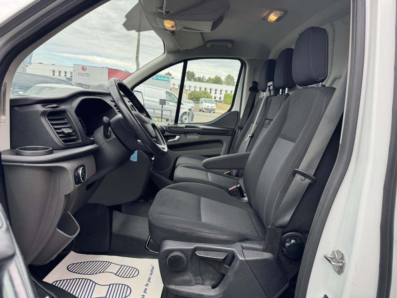 Ford Transit Custom 300 L2H1 2.0 ECOBLUE 130 HYBRID TREND BUSINESS - Xe van chở hàng: hình 4 Ford Transit Custom 300 L2H1 2.0 ECOBLUE 130 HYBRID TREND BUSINESS - Xe van chở hàng: hình 4