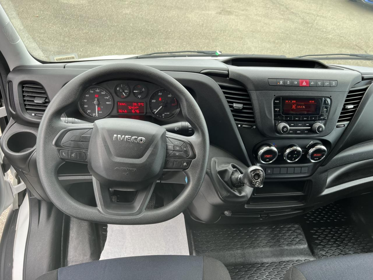 IVECO Daily 35 C 16 S&S (Quad-Leaf) CHASSIS CABINE 2014 35C/35S Chassis cabine 35 C Epmt.4.1 PHASE 4 - Xe tải nhỏ thùng kín: hình 4 IVECO Daily 35 C 16 S&S (Quad-Leaf) CHASSIS CABINE 2014 35C/35S Chassis cabine 35 C Epmt.4.1 PHASE 4 - Xe tải nhỏ thùng kín: hình 4