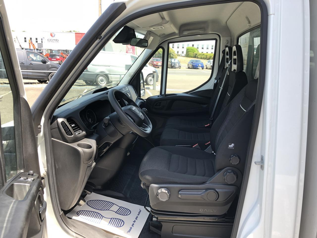 Iveco Daily 35 C 16 CAISSE HAYON 20M3 - Xe tải nhỏ thùng kín: hình 5 Iveco Daily 35 C 16 CAISSE HAYON 20M3 - Xe tải nhỏ thùng kín: hình 5