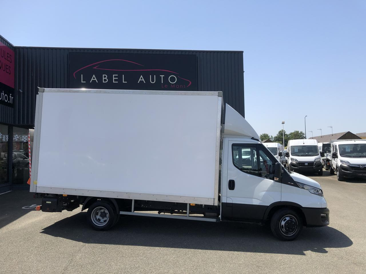 Iveco Daily 35 C 16 CAISSE HAYON 20M3 - Xe tải nhỏ thùng kín: hình 1 Iveco Daily 35 C 16 CAISSE HAYON 20M3 - Xe tải nhỏ thùng kín: hình 1