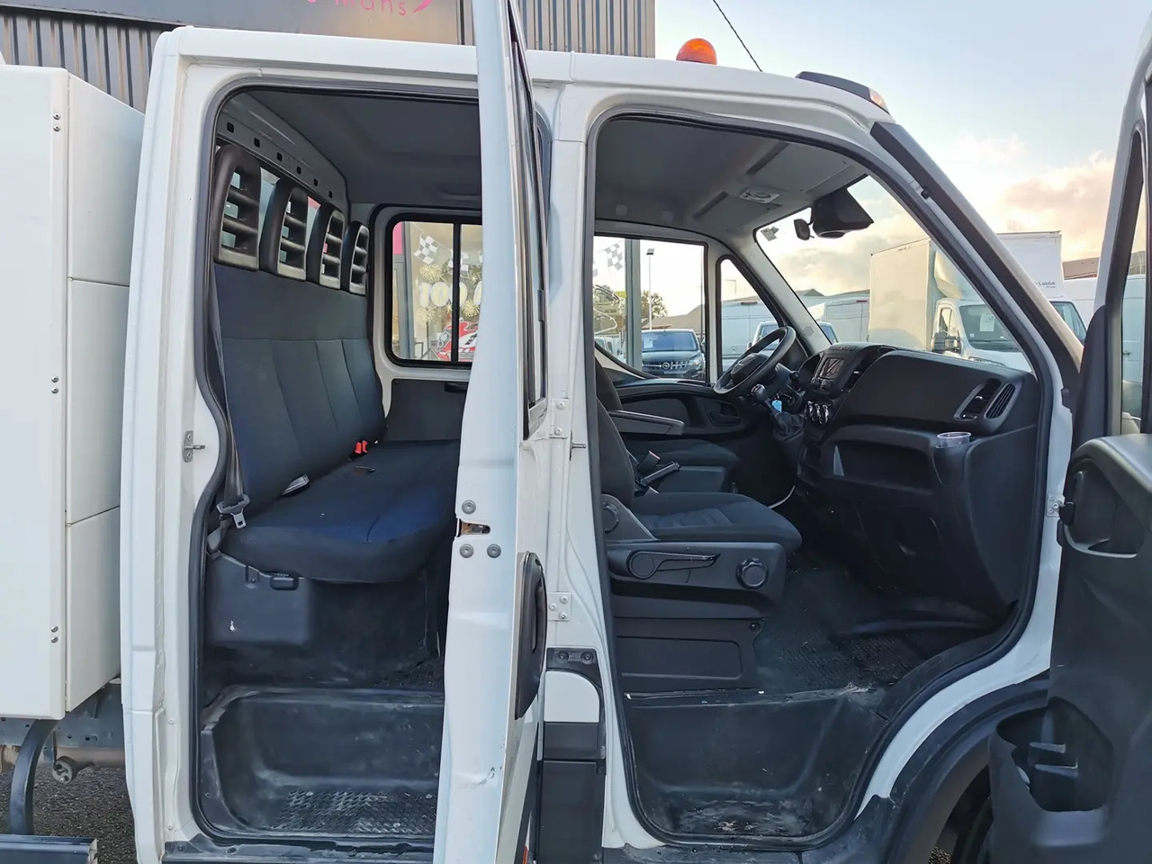 Cho thuê  Iveco Daily 35C14 EMPATTEMENT 3750 Iveco Daily 35C14 EMPATTEMENT 3750: hình 7