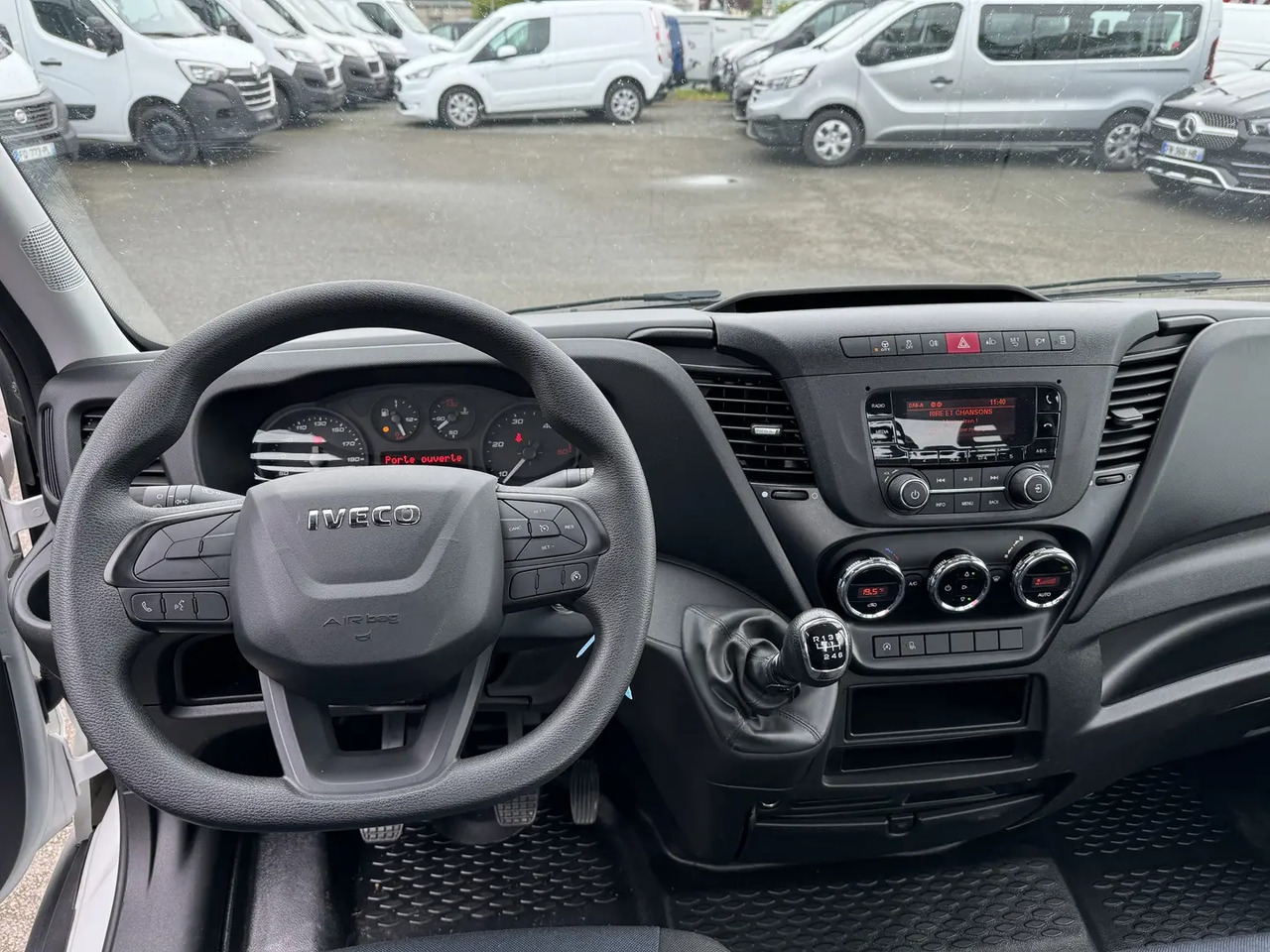 Iveco Daily 35C16H3.0 EMPATTEMENT 4100 - Xe tải kéo: hình 4 Iveco Daily 35C16H3.0 EMPATTEMENT 4100 - Xe tải kéo: hình 4