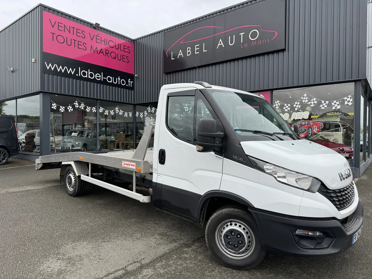 Iveco Daily 35C16H3.0 EMPATTEMENT 4100 - Xe tải kéo: hình 1 Iveco Daily 35C16H3.0 EMPATTEMENT 4100 - Xe tải kéo: hình 1