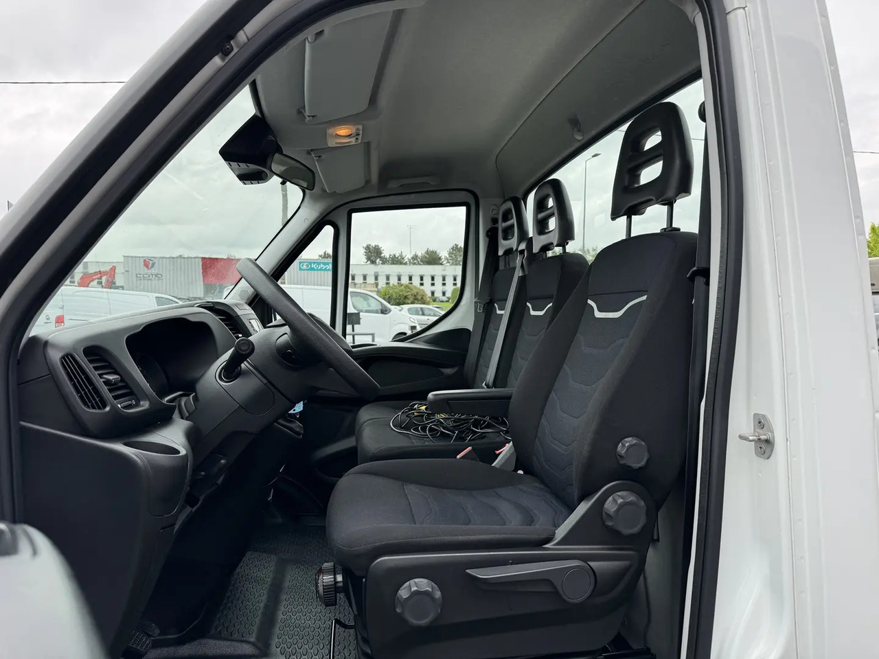 Iveco Daily 35C16H3.0 EMPATTEMENT 4100 - Xe tải kéo: hình 5 Iveco Daily 35C16H3.0 EMPATTEMENT 4100 - Xe tải kéo: hình 5