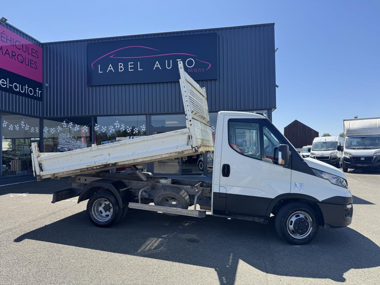 Iveco Daily IVECO 35 C 12 BENNE RJ 2.3 120 CH - Xe ben nhỏ: hình 1 Iveco Daily IVECO 35 C 12 BENNE RJ 2.3 120 CH - Xe ben nhỏ: hình 1