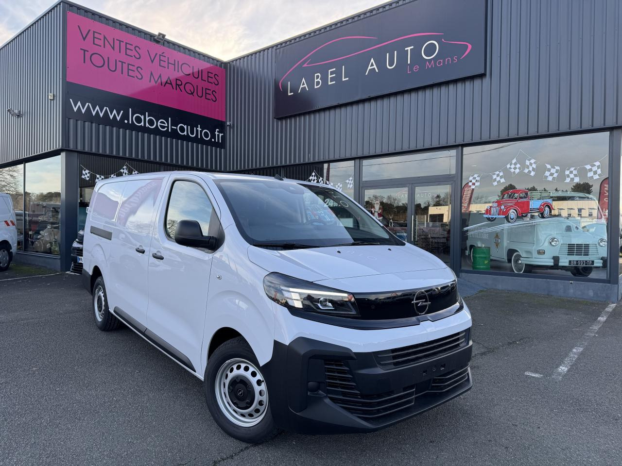 OPEL Vivaro XL 2.0 BlueHDi 145CH BV EAT8 - Xe van chở hàng: hình 1 OPEL Vivaro XL 2.0 BlueHDi 145CH BV EAT8 - Xe van chở hàng: hình 1