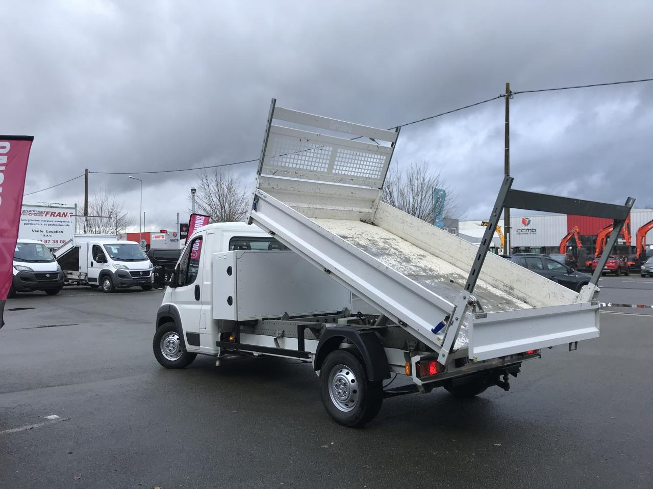 PEUGEOT BOXER 3T5 BENNE + COFFRE 2.2 HDI 165CH - Xe ben nhỏ: hình 4 PEUGEOT BOXER 3T5 BENNE + COFFRE 2.2 HDI 165CH - Xe ben nhỏ: hình 4