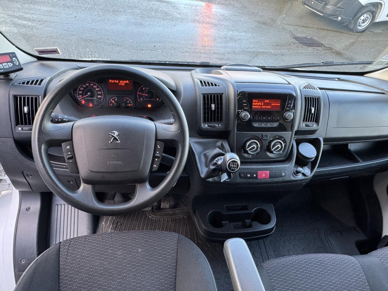 PEUGEOT Boxer Asphalt 330 L2H2 2.2 BlueHDi S&S - 140 ch Fourgon Tolé Frigorifique - Xe van chở hàng: hình 5 PEUGEOT Boxer Asphalt 330 L2H2 2.2 BlueHDi S&S - 140 ch Fourgon Tolé Frigorifique - Xe van chở hàng: hình 5