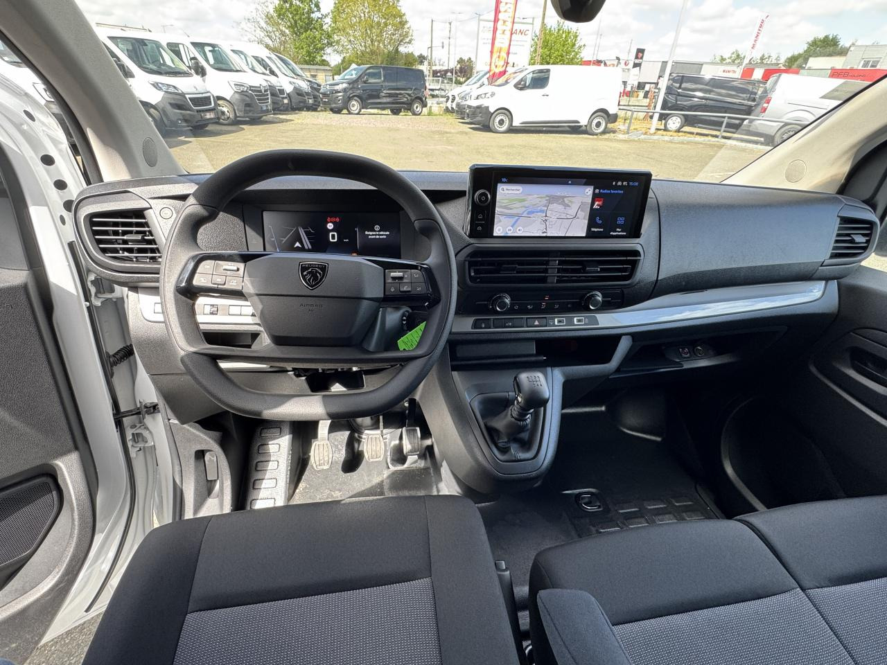 PEUGEOT Expert M 2.0 BlueHDi - 145 III FOURGON Fourgon PHASE 2 - Xe van chở hàng: hình 4 PEUGEOT Expert M 2.0 BlueHDi - 145 III FOURGON Fourgon PHASE 2 - Xe van chở hàng: hình 4