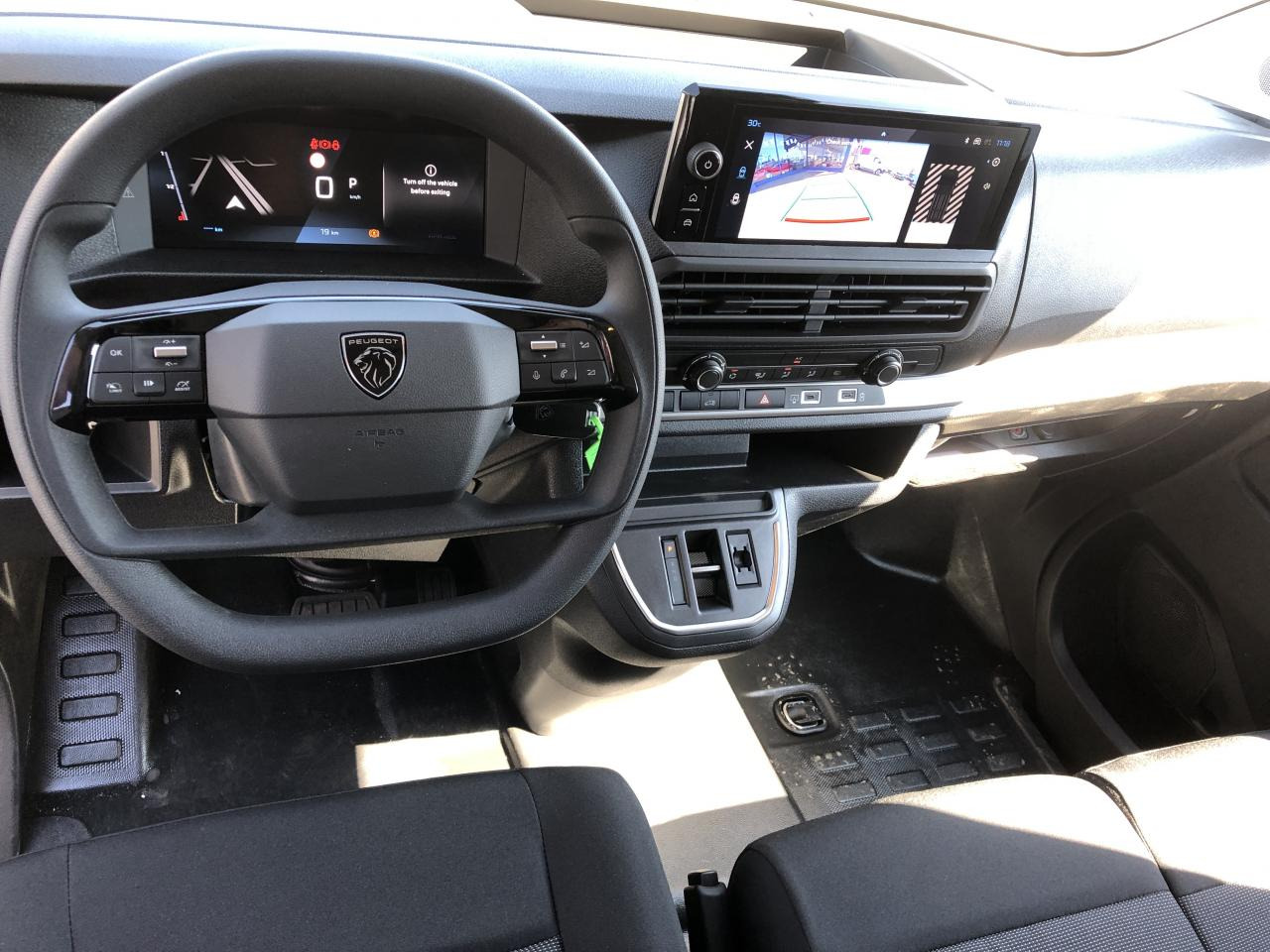 PEUGEOT Expert M 2.0 BlueHDi - 145 S&S - BV EAT8 III FOURGON Fourgon PHASE 2 - Xe van chở hàng: hình 4 PEUGEOT Expert M 2.0 BlueHDi - 145 S&S - BV EAT8 III FOURGON Fourgon PHASE 2 - Xe van chở hàng: hình 4