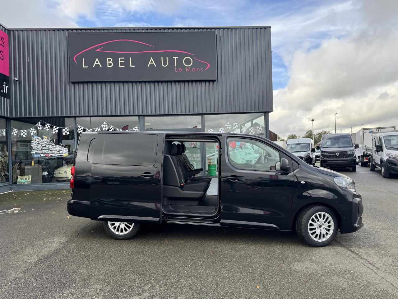 PEUGEOT Expert XL 2.0 BlueHDi - 180 S&S - BV EAT8 III CABINE APPROFONDIE Fourgon Cabine approfondie Fix - Xe van chở hàng: hình 4 PEUGEOT Expert XL 2.0 BlueHDi - 180 S&S - BV EAT8 III CABINE APPROFONDIE Fourgon Cabine approfondie Fix - Xe van chở hàng: hình 4