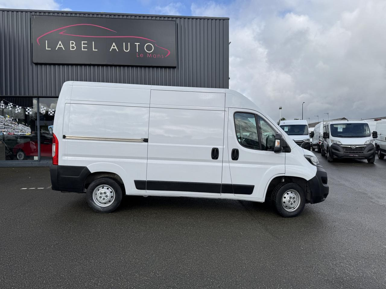 Xe van chở hàng Peugeot Boxer 333 L2H2 2.2 BLUEHDI S&S 140CH ASPHALT: hình 8