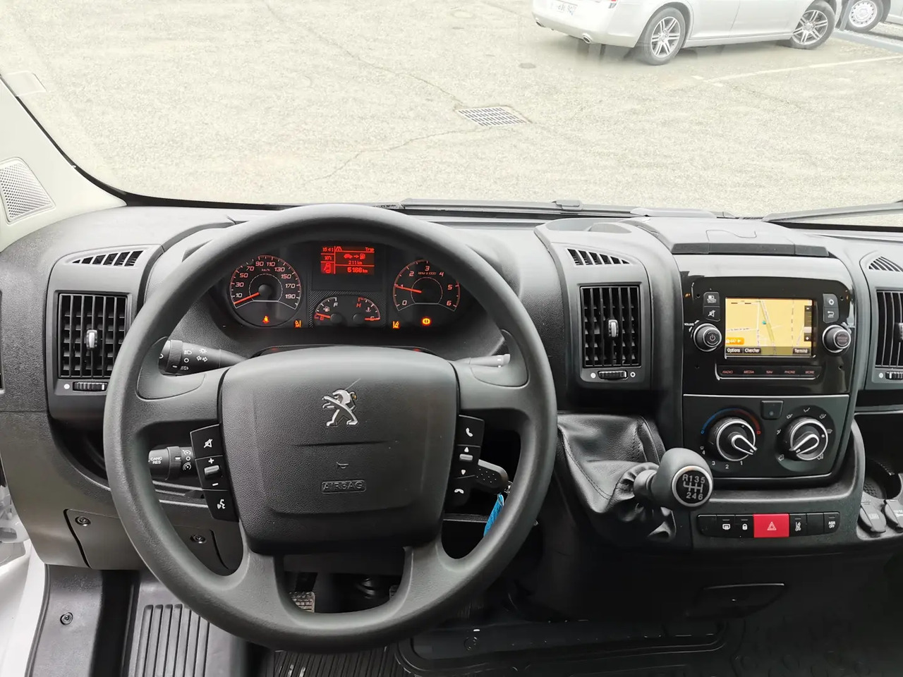 Peugeot Boxer 333 L2H2 2.2 BLUEHDI S&S 140CH ASPHALT - Xe van chở hàng: hình 4 Peugeot Boxer 333 L2H2 2.2 BLUEHDI S&S 140CH ASPHALT - Xe van chở hàng: hình 4