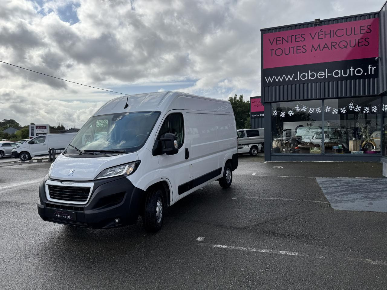 Xe van chở hàng Peugeot Boxer 333 L2H2 2.2 BLUEHDI S&S 140CH ASPHALT: hình 6