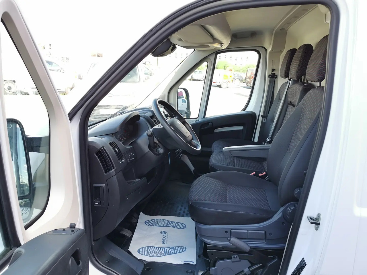 Peugeot Boxer 333 L2H2 2.2 BLUEHDI S&S 140CH ASPHALT - Xe van chở hàng: hình 5 Peugeot Boxer 333 L2H2 2.2 BLUEHDI S&S 140CH ASPHALT - Xe van chở hàng: hình 5