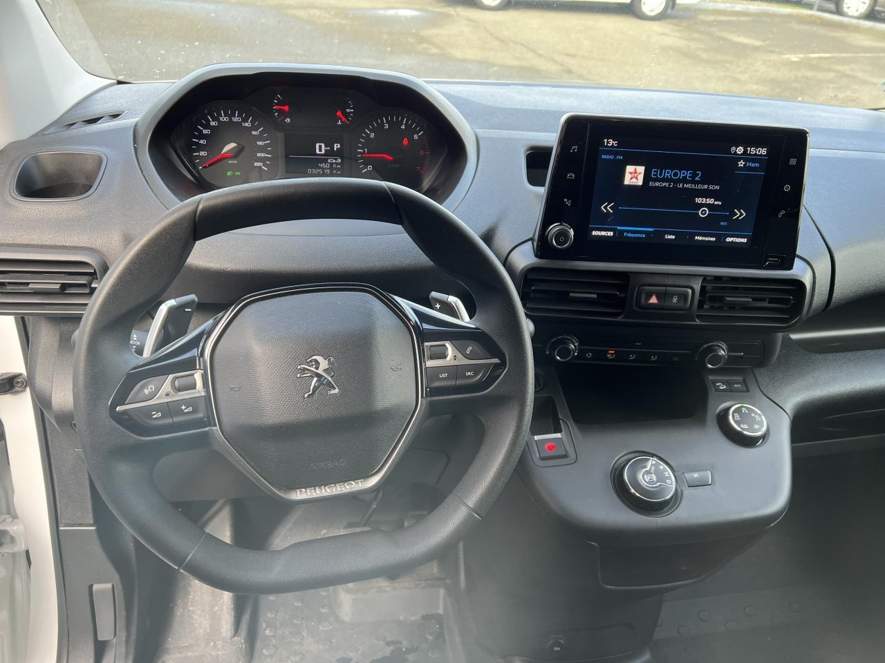 Peugeot Partner STANDARD 650KG BLUEHDI 130CH S&S ASPHALT EAT8 - Xe van nhỏ gọn: hình 4 Peugeot Partner STANDARD 650KG BLUEHDI 130CH S&S ASPHALT EAT8 - Xe van nhỏ gọn: hình 4
