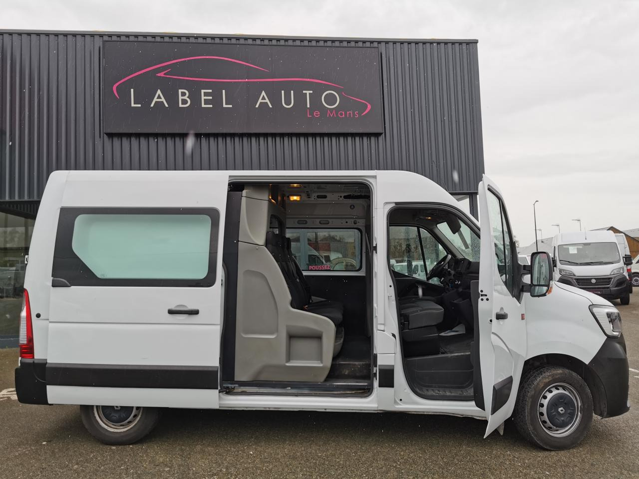 RENAULT MASTER 3T5 L2H2 2.3 DCI 150 CH CABINE APPROFONDIE 7 PLACES - Xe van chở hàng: hình 3 RENAULT MASTER 3T5 L2H2 2.3 DCI 150 CH CABINE APPROFONDIE 7 PLACES - Xe van chở hàng: hình 3