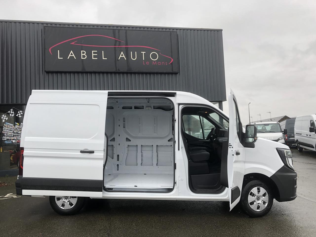 Xe van chở hàng RENAULT MASTER ADVANCE 3T5 L2H2 2.0 BLUE DCI 150 CH TRACTION: hình 8 Xe van chở hàng RENAULT MASTER ADVANCE 3T5 L2H2 2.0 BLUE DCI 150 CH TRACTION: hình 8