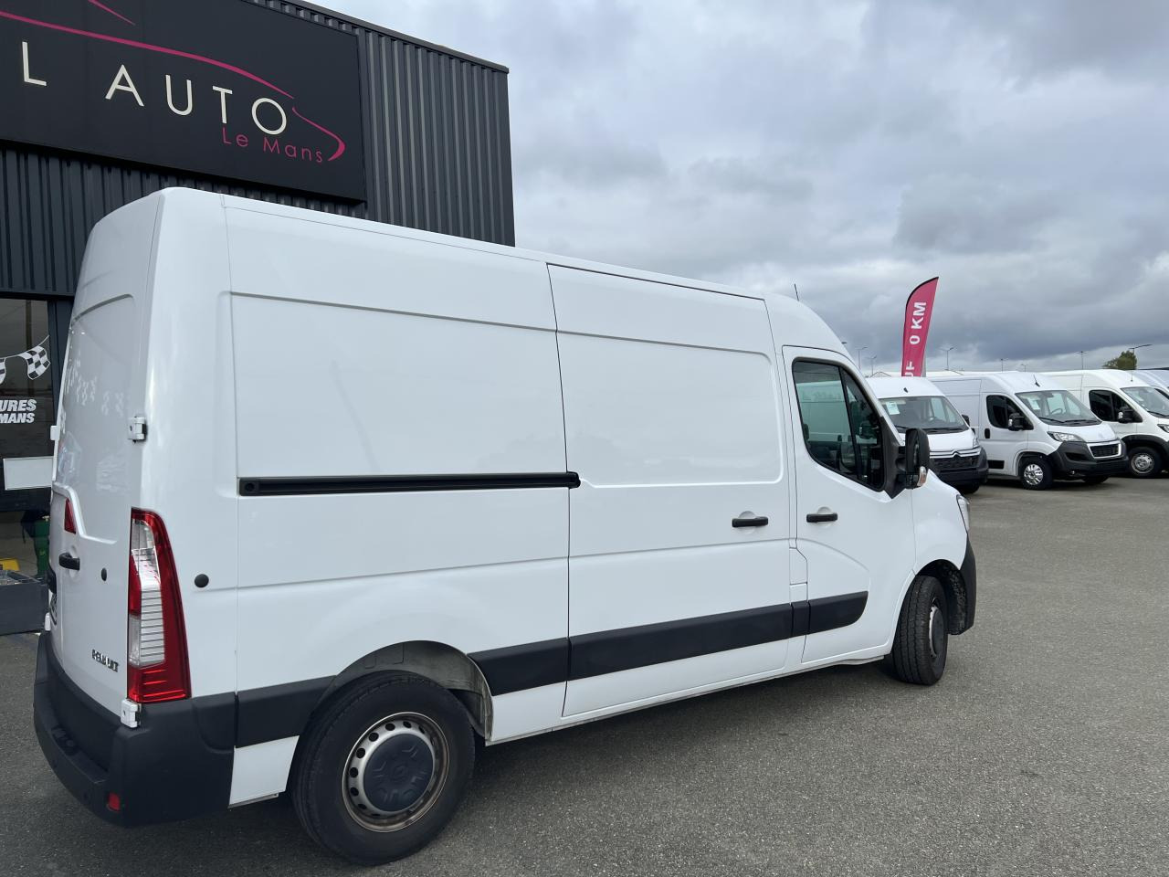 RENAULT Master Grand Confort F3300 L2H2 2.3 dCi - 135 III FOURGON Fourgon L2H2 Traction PHASE 3 - Xe van chở hàng: hình 5 RENAULT Master Grand Confort F3300 L2H2 2.3 dCi - 135 III FOURGON Fourgon L2H2 Traction PHASE 3 - Xe van chở hàng: hình 5