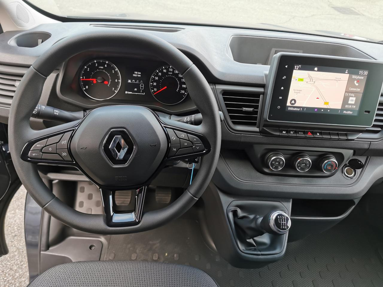 RENAULT Trafic L2 2.0 Energy dCi - 150 - S&S - BV EDC Euro 6e III COMBI Combi Intens L2H1 PHASE 3 - Xe van chở khách: hình 4 RENAULT Trafic L2 2.0 Energy dCi - 150 - S&S - BV EDC Euro 6e III COMBI Combi Intens L2H1 PHASE 3 - Xe van chở khách: hình 4