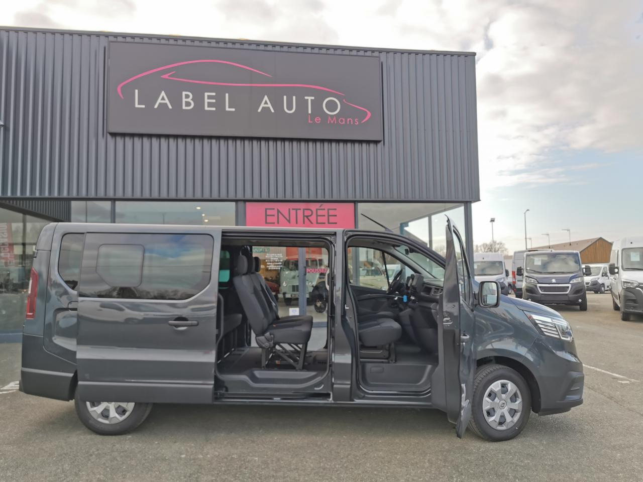RENAULT Trafic L2 2.0 Energy dCi - 150 - S&S - BV EDC Euro 6e III COMBI Combi Intens L2H1 PHASE 3 - Xe van chở khách: hình 3 RENAULT Trafic L2 2.0 Energy dCi - 150 - S&S - BV EDC Euro 6e III COMBI Combi Intens L2H1 PHASE 3 - Xe van chở khách: hình 3