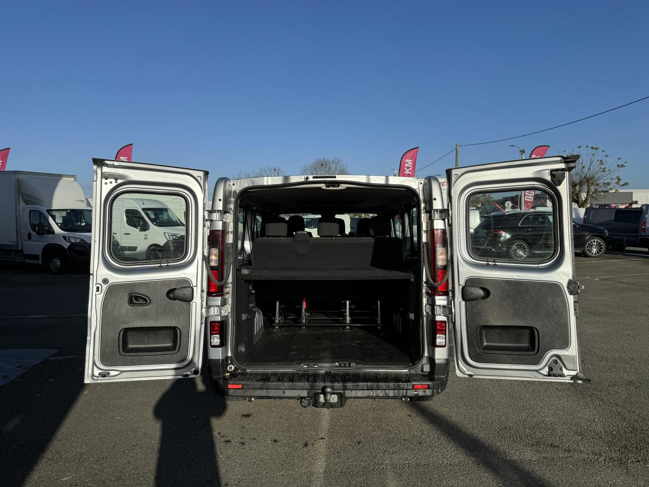 RENAULT Trafic L2 2.0 Energy dCi - 150 - S&S III COMBI Combi Zen L2H1 PHASE 3 - Xe van chở khách: hình 4 RENAULT Trafic L2 2.0 Energy dCi - 150 - S&S III COMBI Combi Zen L2H1 PHASE 3 - Xe van chở khách: hình 4