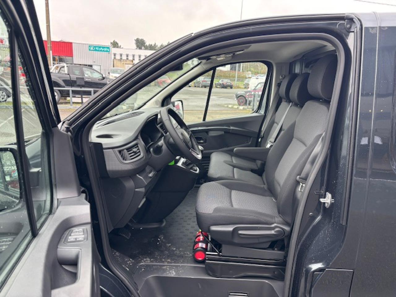 RENAULT Trafic L2H1 3000 Kg 2.0 Blue dCi - 150 2024 III FOURGON Fourgon Advance L2H1 PHASE 3 - Xe van chở hàng: hình 5 RENAULT Trafic L2H1 3000 Kg 2.0 Blue dCi - 150 2024 III FOURGON Fourgon Advance L2H1 PHASE 3 - Xe van chở hàng: hình 5