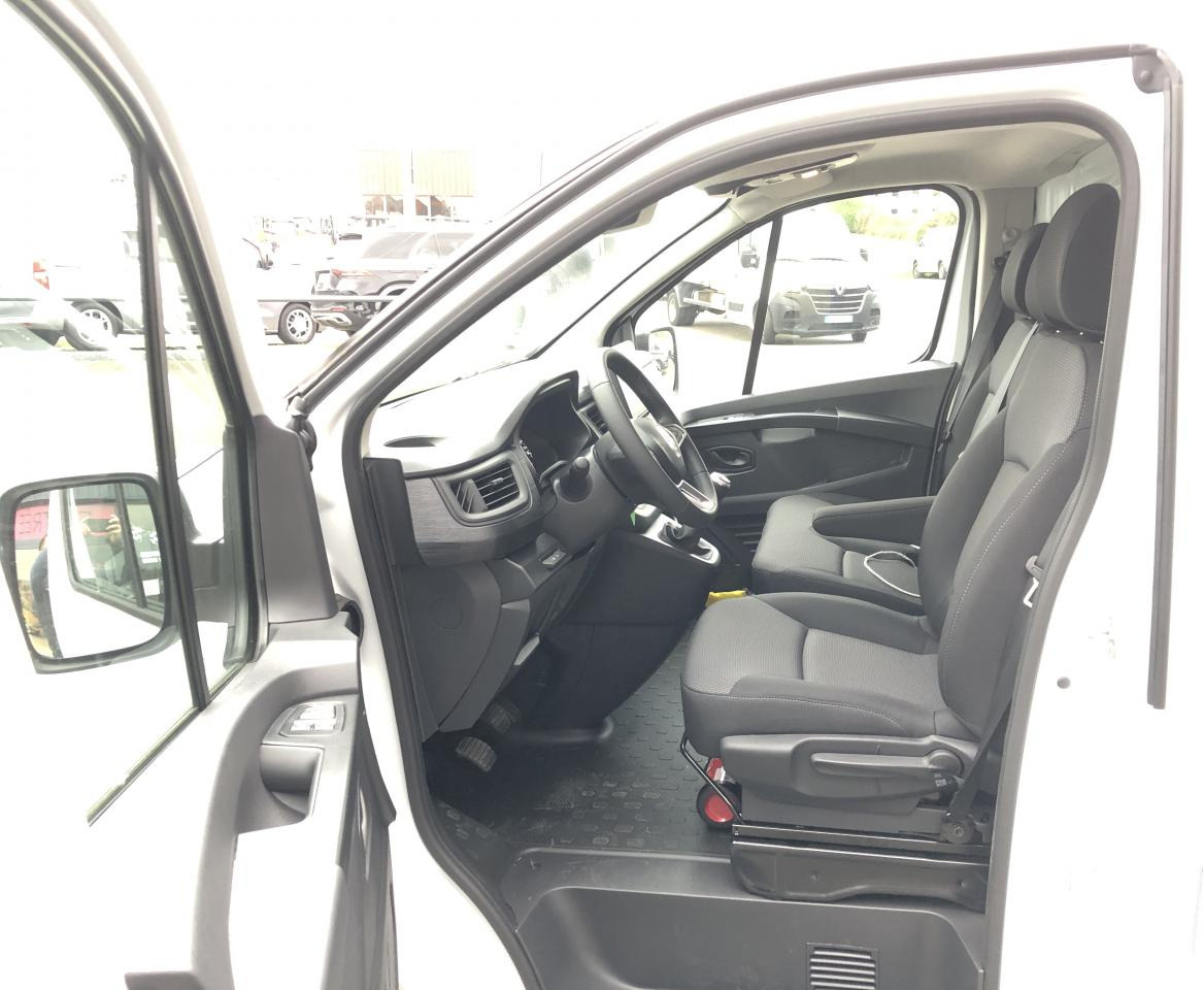 RENAULT Trafic L2H1 3000 Kg 2.0 Blue dCi 170ch ADVANCE - Xe van chở hàng: hình 5 RENAULT Trafic L2H1 3000 Kg 2.0 Blue dCi 170ch ADVANCE - Xe van chở hàng: hình 5