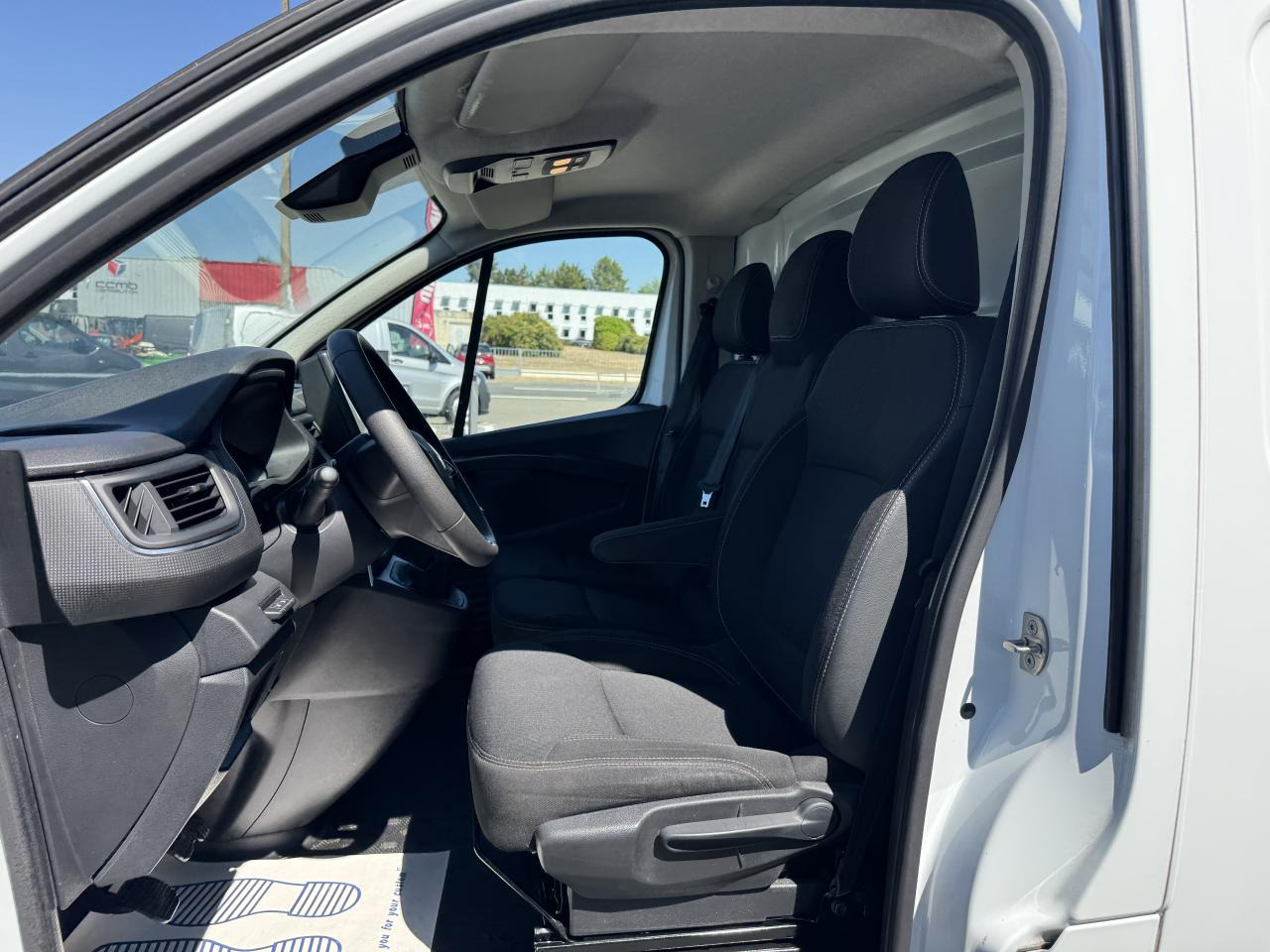 RENAULT trafic L1H1 2T8 2.0 BLUE DCI 130CH GRAND CONFORT - Xe van chở hàng: hình 5 RENAULT trafic L1H1 2T8 2.0 BLUE DCI 130CH GRAND CONFORT - Xe van chở hàng: hình 5