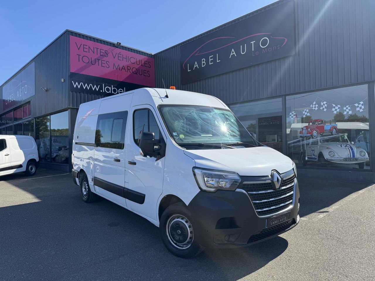 Renault Master 7 PLACES Confort F3300 L2H2 2.3 dCi - 135 III CABINE APPROFONDIE Cabine approfondie L2H2 Tra - Xe tải van: hình 2 Renault Master 7 PLACES Confort F3300 L2H2 2.3 dCi - 135 III CABINE APPROFONDIE Cabine approfondie L2H2 Tra - Xe tải van: hình 2