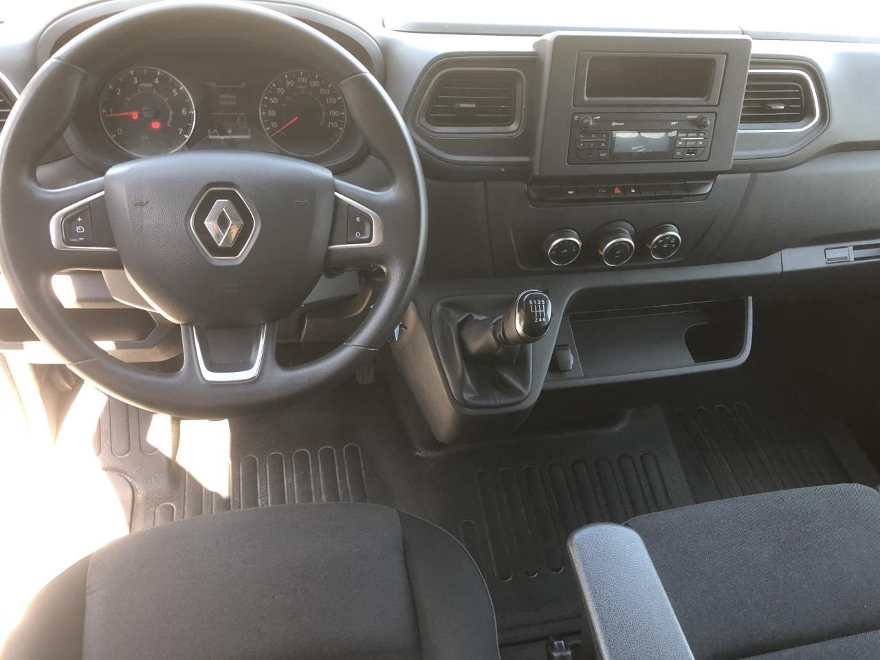 Renault Master F3300 L2H2 2.3 DCI 135CH CABINE APPROFONDIE CONFORT 7 PLACES - Xe tải van: hình 3 Renault Master F3300 L2H2 2.3 DCI 135CH CABINE APPROFONDIE CONFORT 7 PLACES - Xe tải van: hình 3