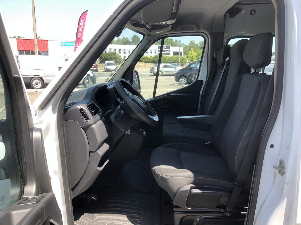 Renault Master F3300 L2H2 2.3 DCI 135CH CABINE APPROFONDIE CONFORT 7 PLACES - Xe tải van: hình 4 Renault Master F3300 L2H2 2.3 DCI 135CH CABINE APPROFONDIE CONFORT 7 PLACES - Xe tải van: hình 4
