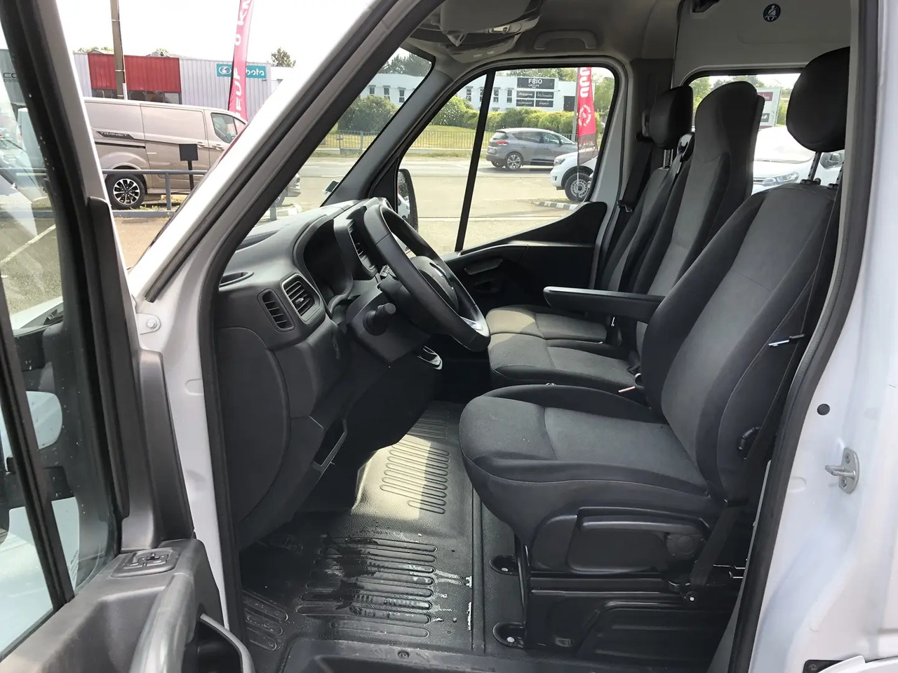 Renault Master F3300 L2H2 2.3 DCI 135CH CABINE APPROFONDIE CONFORT EURO6 - Xe tải van: hình 5 Renault Master F3300 L2H2 2.3 DCI 135CH CABINE APPROFONDIE CONFORT EURO6 - Xe tải van: hình 5