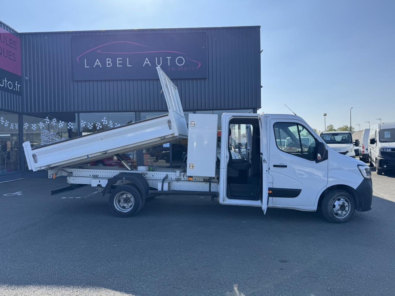 Renault Master combi RENAULT 3T5 BENNE + COFFRE RJ DOUBLE CABINE 6 PL 2.3 DCI 130 CH CONFORT + GPS + REGUL + CLIM - Xe ben nhỏ: hình 1 Renault Master combi RENAULT 3T5 BENNE + COFFRE RJ DOUBLE CABINE 6 PL 2.3 DCI 130 CH CONFORT + GPS + REGUL + CLIM - Xe ben nhỏ: hình 1