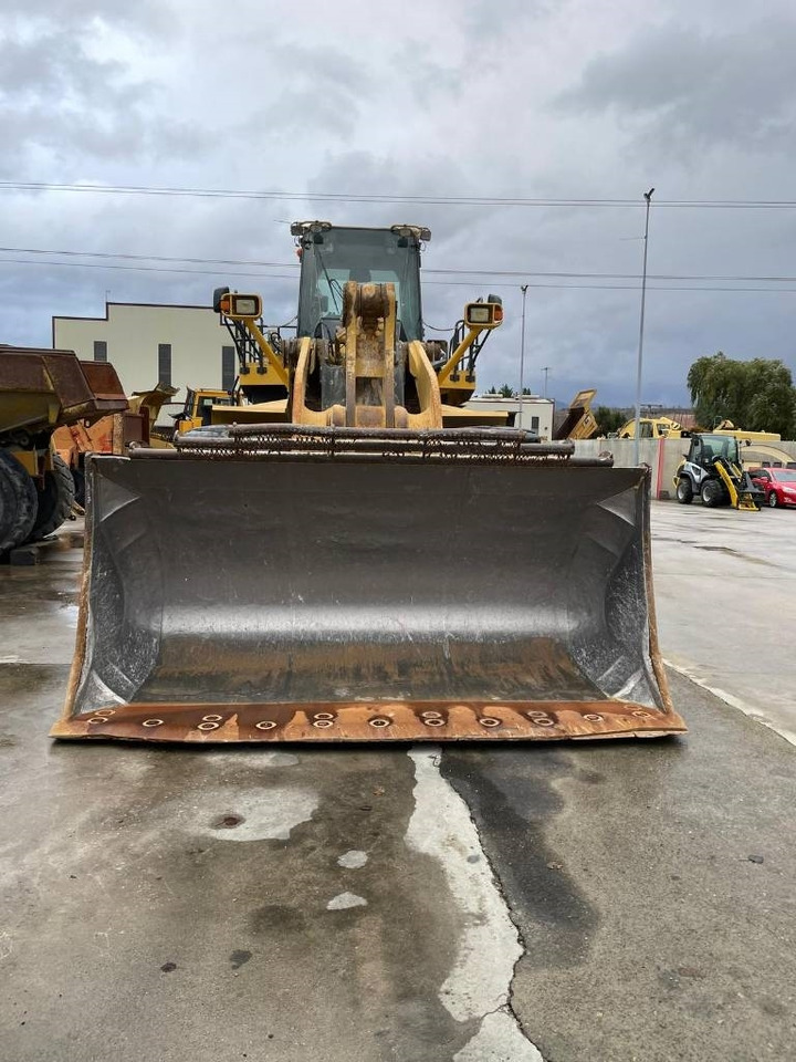 Komatsu WA 600-6 - Máy xúc lật bánh lốp: hình 5 Komatsu WA 600-6 - Máy xúc lật bánh lốp: hình 5