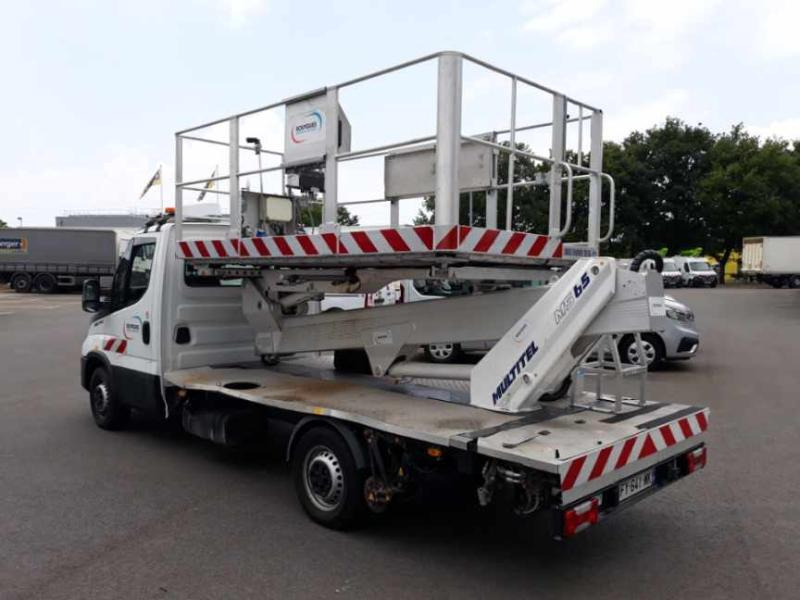 Iveco Daily 35S14 Plateau Nacelle 6m50 Spécial tunnel - Nền bục trên không gắn trên xe tải: hình 3 Iveco Daily 35S14 Plateau Nacelle 6m50 Spécial tunnel - Nền bục trên không gắn trên xe tải: hình 3