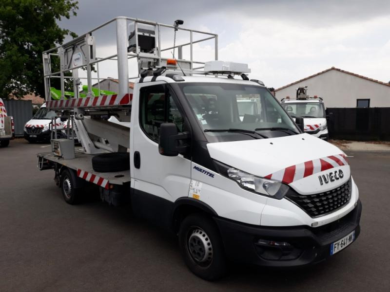 Iveco Daily 35S14 Plateau Nacelle 6m50 Spécial tunnel - Nền bục trên không gắn trên xe tải: hình 2 Iveco Daily 35S14 Plateau Nacelle 6m50 Spécial tunnel - Nền bục trên không gắn trên xe tải: hình 2