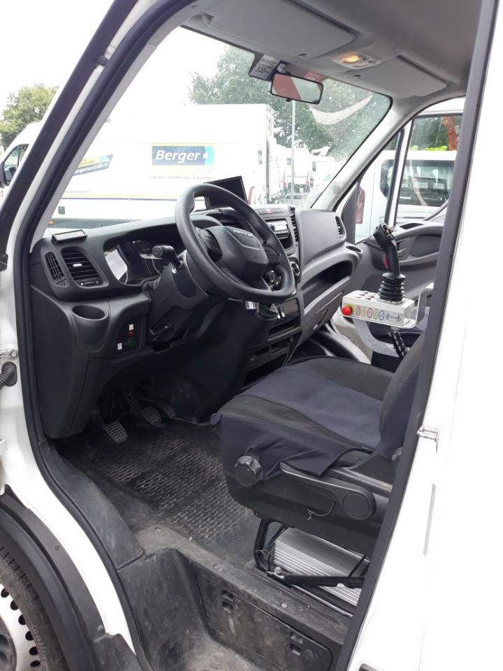 Nền bục trên không gắn trên xe tải Iveco Daily 35S14 Plateau Nacelle 6m50 Spécial tunnel: hình 6
