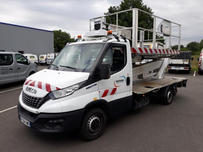 Iveco Daily 35S14 Plateau Nacelle 6m50 Spécial tunnel - Nền bục trên không gắn trên xe tải: hình 1 Iveco Daily 35S14 Plateau Nacelle 6m50 Spécial tunnel - Nền bục trên không gắn trên xe tải: hình 1