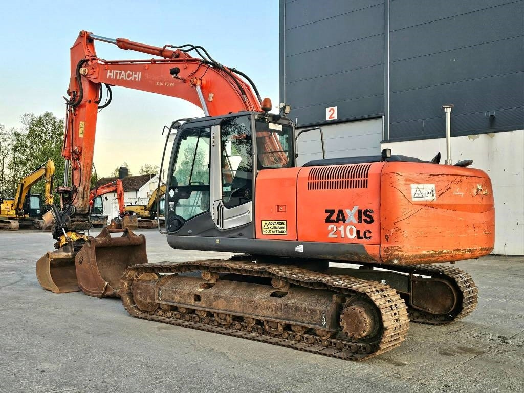 Hitachi ZX 210 LC-3 - Máy xúc bánh xích: hình 3 Hitachi ZX 210 LC-3 - Máy xúc bánh xích: hình 3