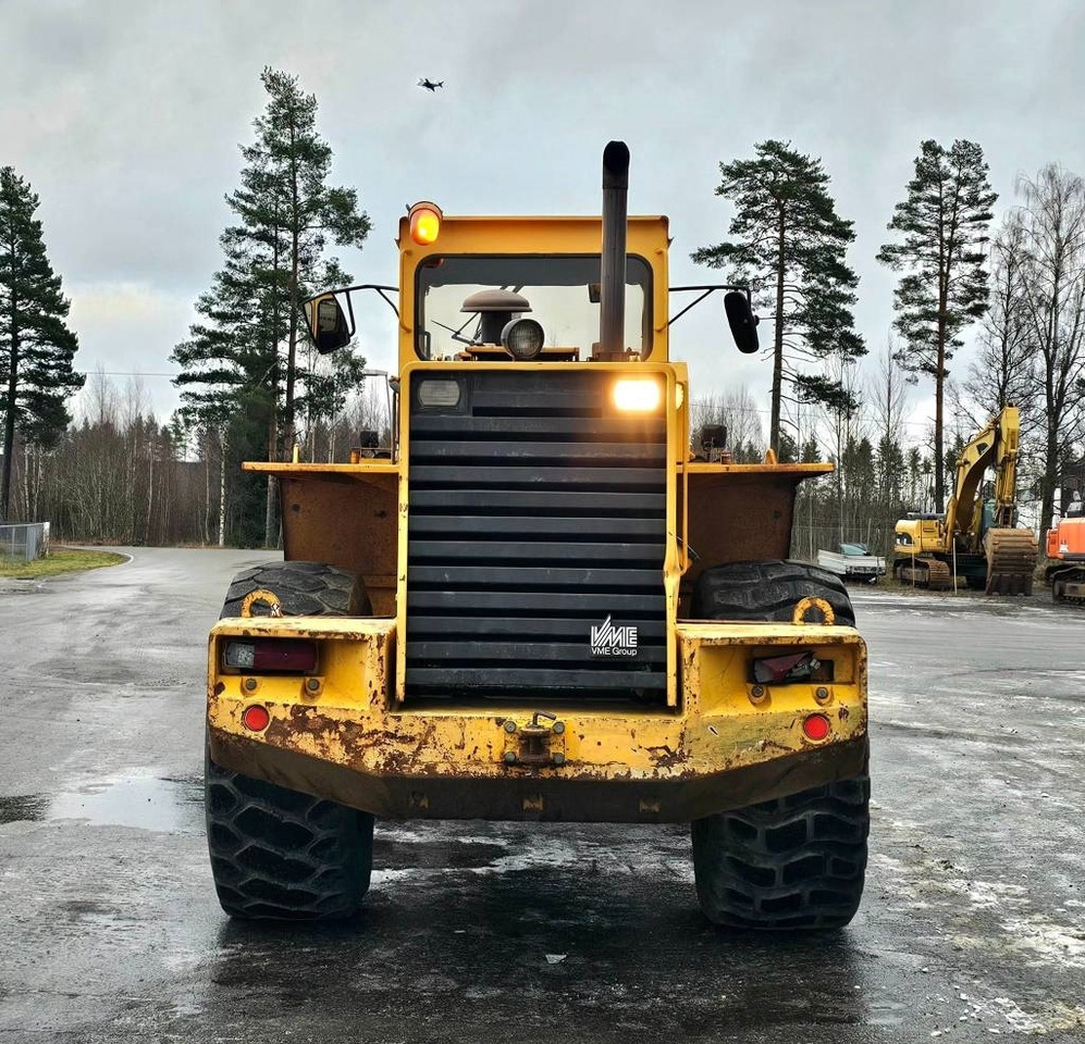 Volvo L 120 - Máy xúc lật bánh lốp: hình 4 Volvo L 120 - Máy xúc lật bánh lốp: hình 4