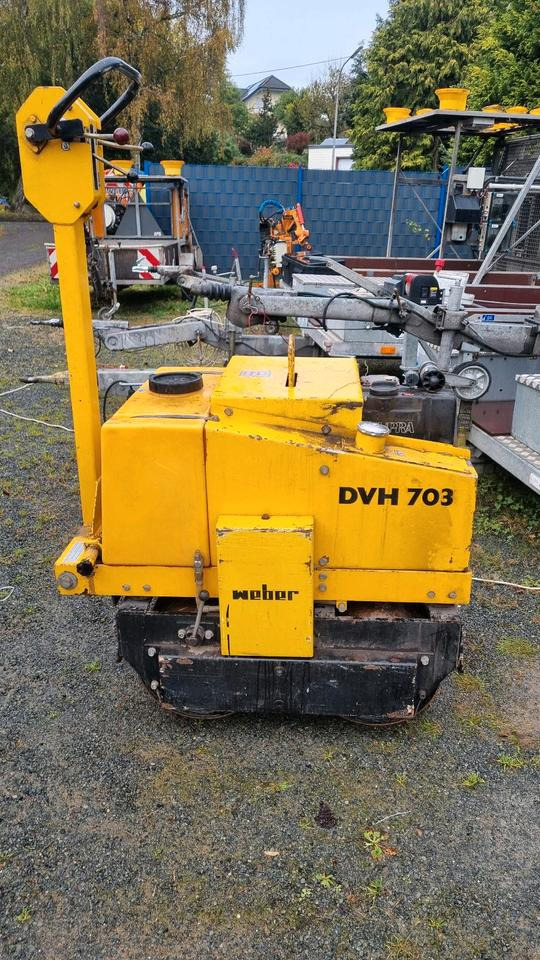 DVH 701 Weber Walze Glattmantel Walze Rüttelwalze Dublex Vibrationswalze Rüttelplatte Strassenwalze Plattenverdichter DVH 603 - Máy lăn nhỏ: hình 1 DVH 701 Weber Walze Glattmantel Walze Rüttelwalze Dublex Vibrationswalze Rüttelplatte Strassenwalze Plattenverdichter DVH 603 - Máy lăn nhỏ: hình 1