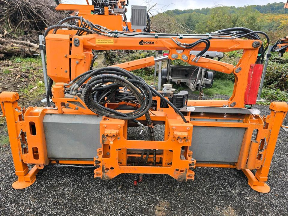 Dücker DUA 700 für Fendt Deutz Böschungsmäher Böschungsmulcher Traktor Bankettmäher 800 600 Mulag Una MHU - Máy cắt cỏ: hình 1 Dücker DUA 700 für Fendt Deutz Böschungsmäher Böschungsmulcher Traktor Bankettmäher 800 600 Mulag Una MHU - Máy cắt cỏ: hình 1