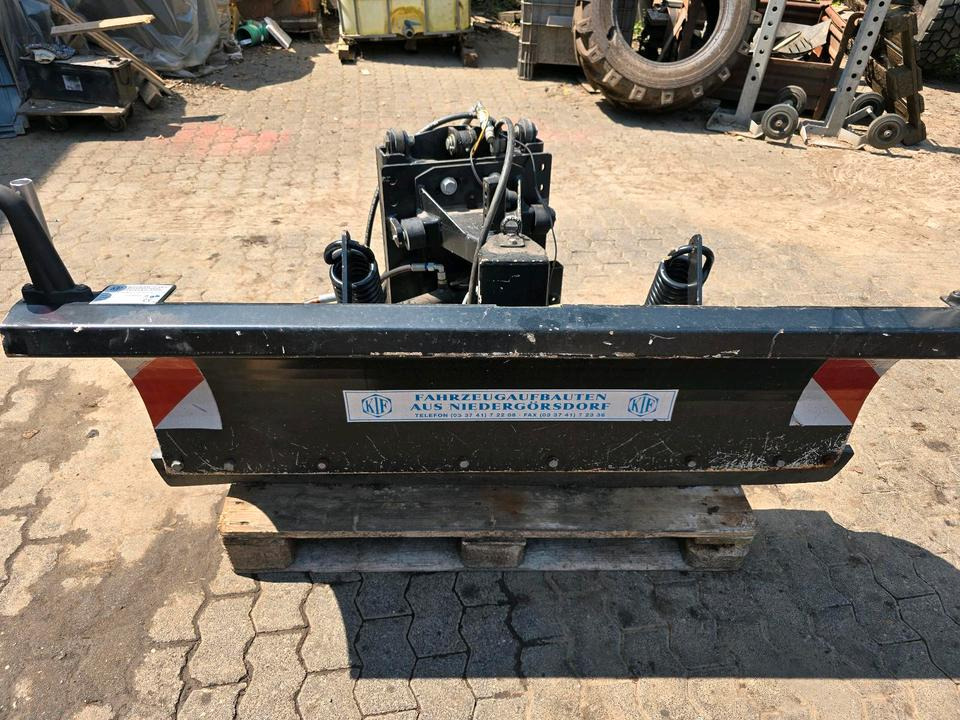 KIF CM 2000 Schneepflug Schneeschild Schneeschieber Räumschild Winterdienst für Kleintraktore Iseki Kubota Multicar - Cày tuyết: hình 4 KIF CM 2000 Schneepflug Schneeschild Schneeschieber Räumschild Winterdienst für Kleintraktore Iseki Kubota Multicar - Cày tuyết: hình 4