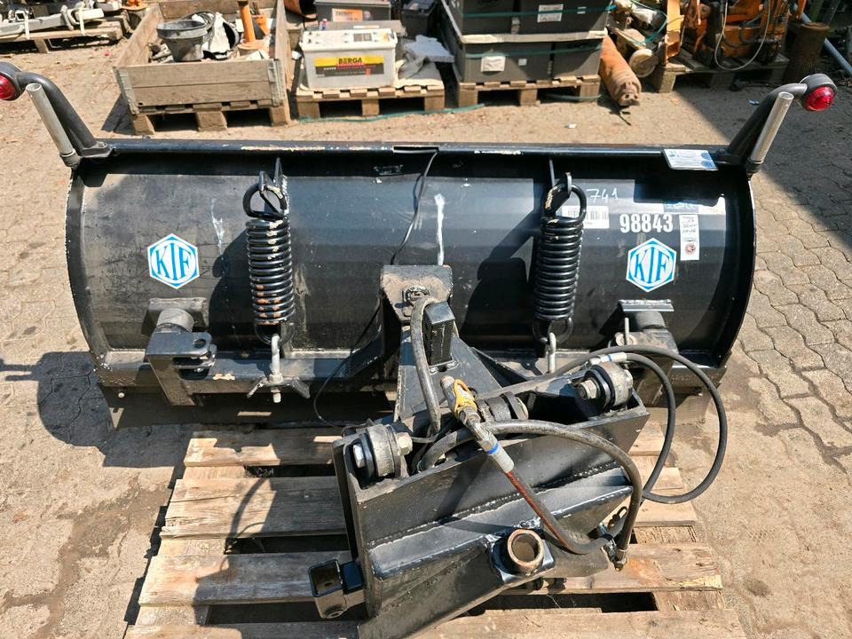 KIF CM 2000 Schneepflug Schneeschild Schneeschieber Räumschild Winterdienst für Kleintraktore Iseki Kubota Multicar - Cày tuyết: hình 3 KIF CM 2000 Schneepflug Schneeschild Schneeschieber Räumschild Winterdienst für Kleintraktore Iseki Kubota Multicar - Cày tuyết: hình 3