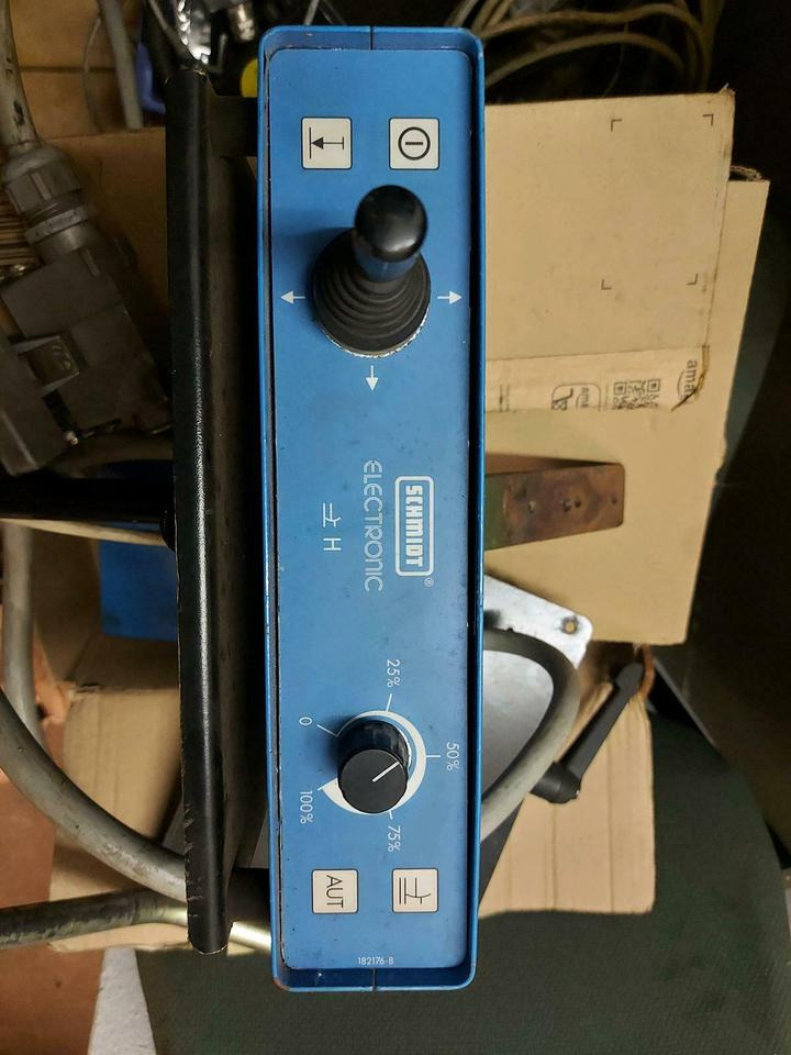 Schmidt Schneepflug Steuerung Bedienung Bordcomputer - ECU cho Tiện ích/ Xe đặc dụng: hình 1 Schmidt Schneepflug Steuerung Bedienung Bordcomputer - ECU cho Tiện ích/ Xe đặc dụng: hình 1