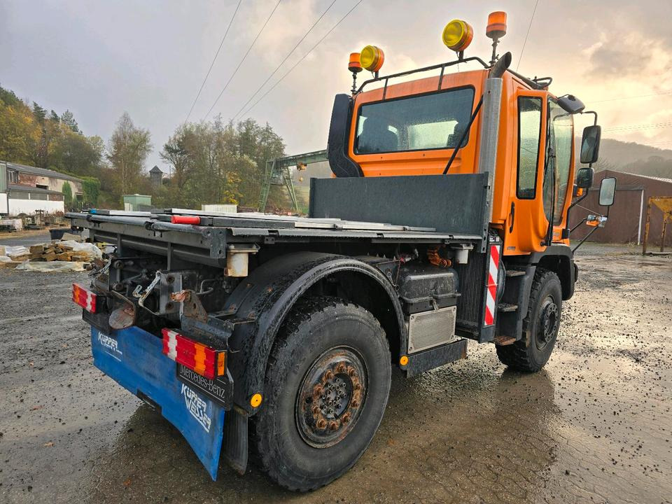 Unimog U400 Bluetec 5 2011 405 Mercedes-Benz U 300 500 423 427 430 527 530 - Tiện ích/ Xe đặc dụng: hình 3 Unimog U400 Bluetec 5 2011 405 Mercedes-Benz U 300 500 423 427 430 527 530 - Tiện ích/ Xe đặc dụng: hình 3