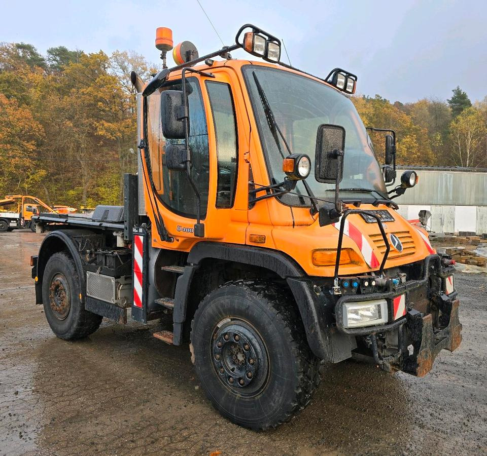 Unimog U400 Bluetec 5 2011 405 Mercedes-Benz U 300 500 423 427 430 527 530 - Tiện ích/ Xe đặc dụng: hình 2 Unimog U400 Bluetec 5 2011 405 Mercedes-Benz U 300 500 423 427 430 527 530 - Tiện ích/ Xe đặc dụng: hình 2