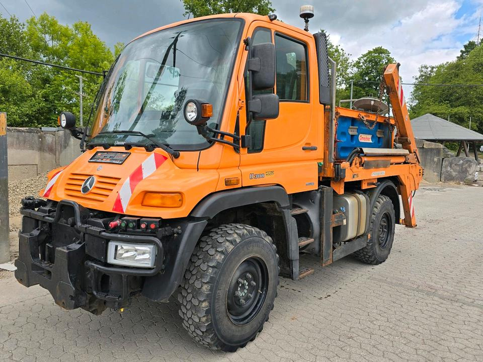 Unimog 405/10 U300 Bluetec 5 Mercedes-Benz U 300 UGE UGN mit Jotha Absetzkipper combi con 4518 Absetzer - Xe dọn tuyết: hình 3 Unimog 405/10 U300 Bluetec 5 Mercedes-Benz U 300 UGE UGN mit Jotha Absetzkipper combi con 4518 Absetzer - Xe dọn tuyết: hình 3
